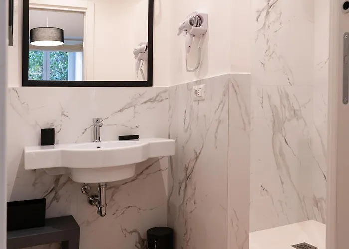 Residenza Lucrezio Pensión Roma